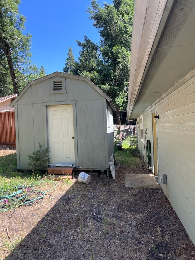Building Photo - Magalia Home for rent/two bedroom, shared ...