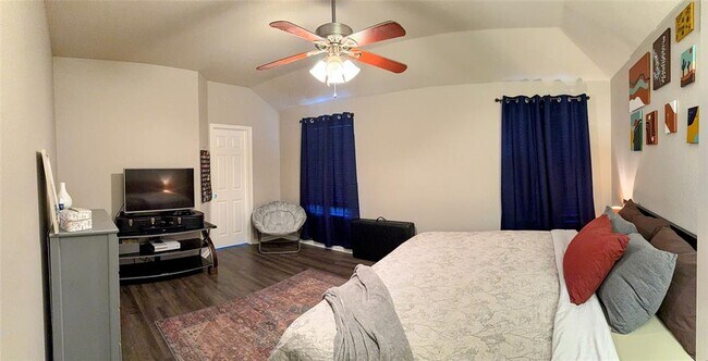 Building Photo - 541 Zebra Dr