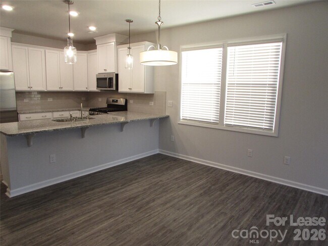 Building Photo - 3730 Berry Dr