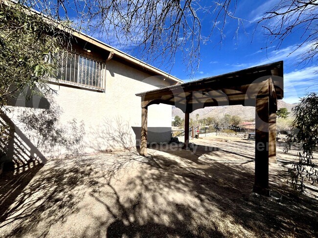 Building Photo - 8915 E Wes Pl