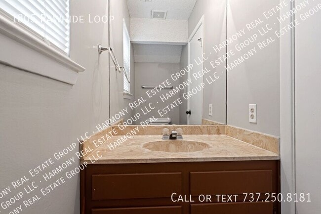 Building Photo - 1805 Rawhide Loop