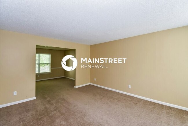 Building Photo - 4 Bedroom Pet-Friendly Home in Fairburn, GA with Main Street Renewal