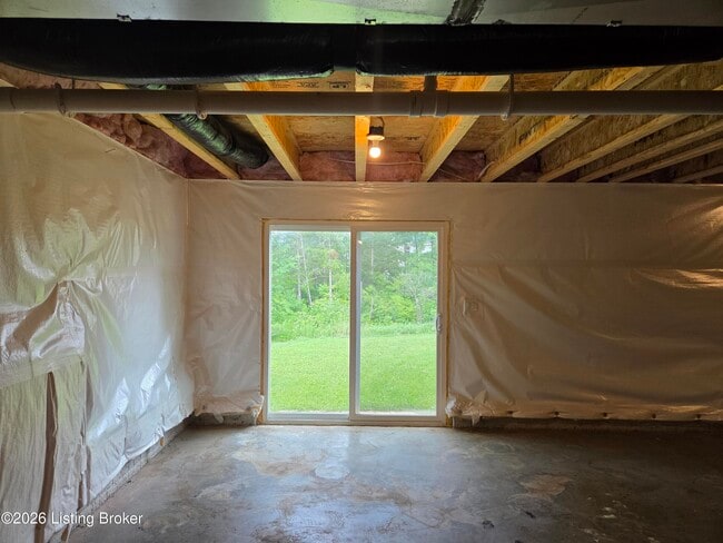 Building Photo - 108 Strawberry Fld Dr