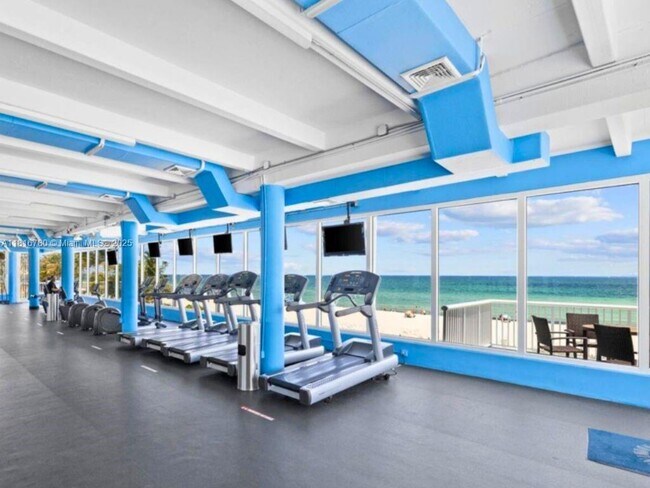 Building Photo - 5401 Collins Ave