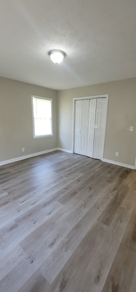 Building Photo - 247 Kimberly Way SW