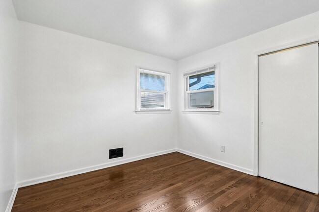 Building Photo - 2223 Grove Ave