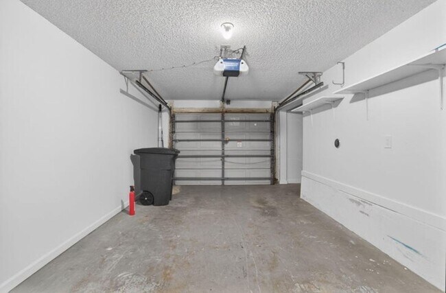 Building Photo - 5230 Woodruff Ln