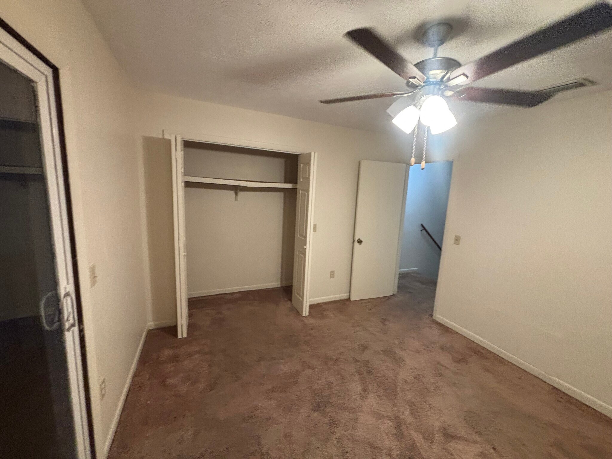 Building Photo - 256 N Berthe Ave