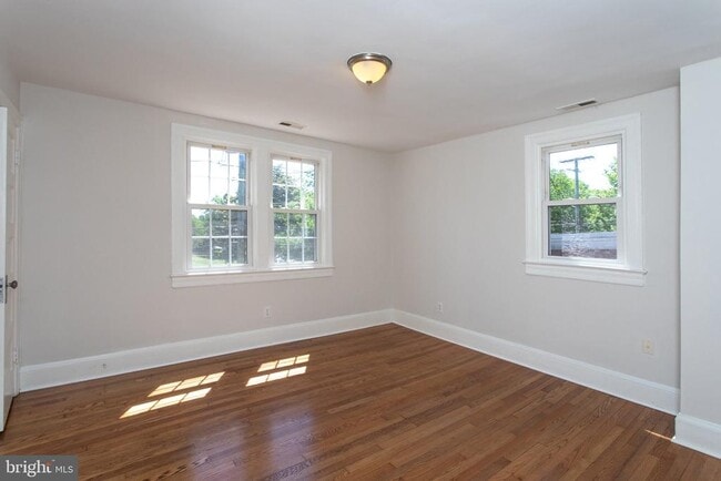 Building Photo - 104 53rd St NE