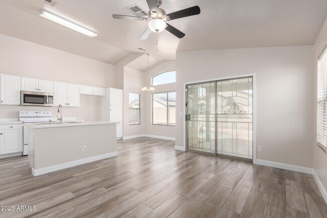 Building Photo - 15820 W Monroe St