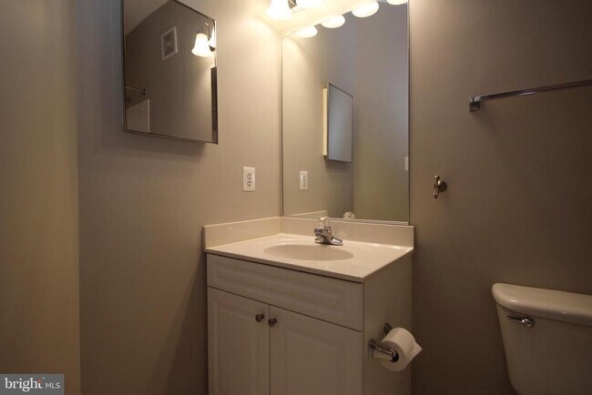 Building Photo - 2651 Park Tower Dr