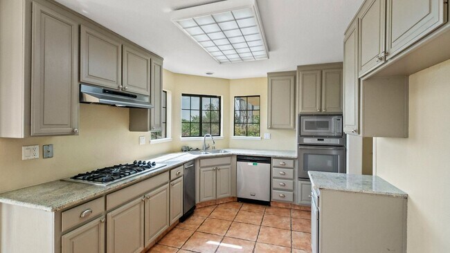 Building Photo - BEAUTIFUL HOME IN THE GLEN COVE AREA  OF VALLEJO WITH VIEWS OF THE BAY