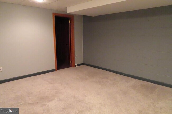 Building Photo - 14109 Buchanan Trail W