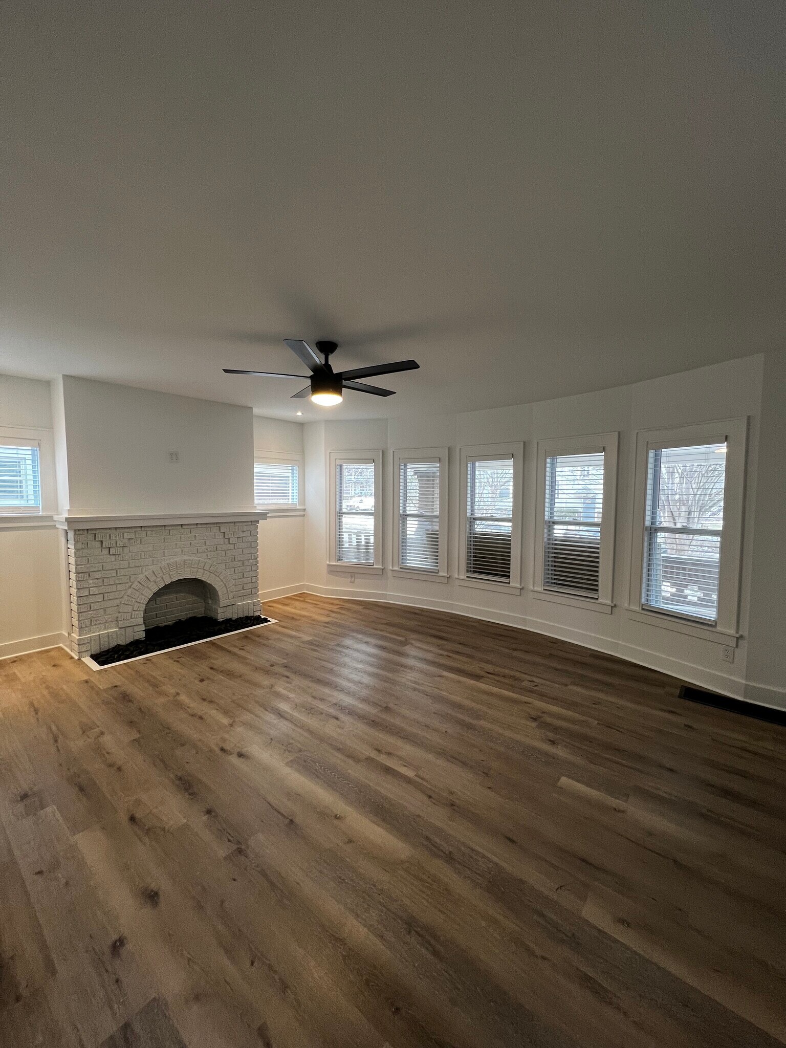 Building Photo - 2835 Avondale Ave