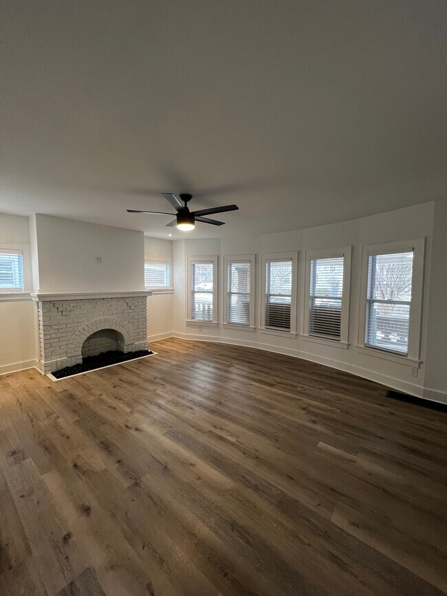 Building Photo - 2835 Avondale Ave