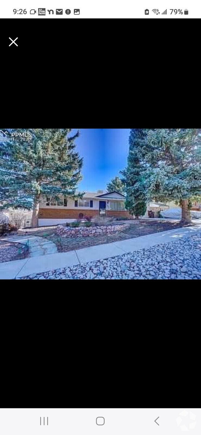 Building Photo - 805 Paradise Ln