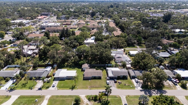 Building Photo - RENT THIS HOME WITH ZERO DEPOSIT MOVE IN: Beautiful Completely Updated 3 Bed / 2 Bath Home in Sou...