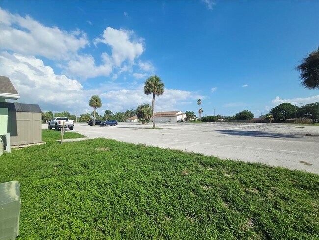 Building Photo - 6425 Drexel Dr