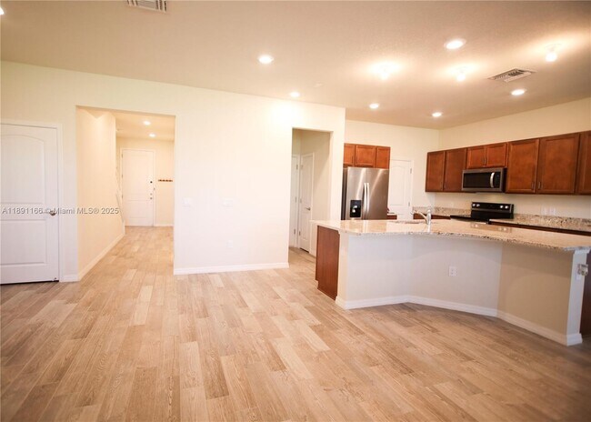 Building Photo - 8293 Cadre Noir Rd