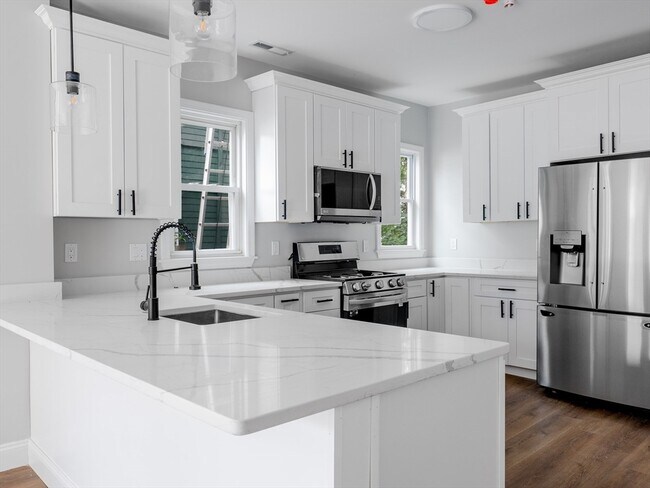 Building Photo - 22 Madison Ave