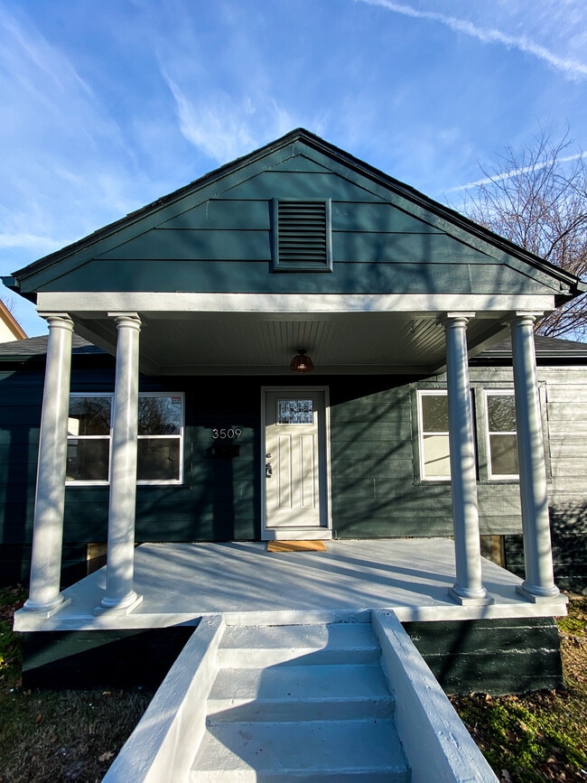 Building Photo - 3509 E 4th St