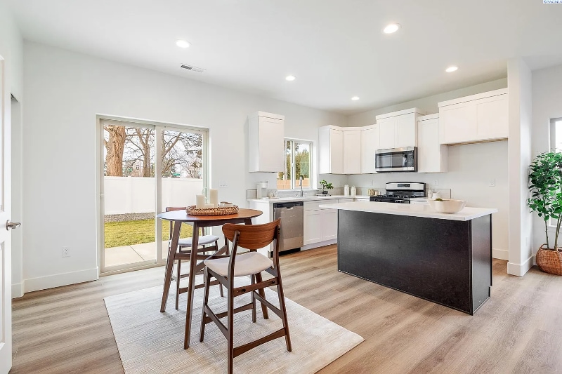 Building Photo - 1008 S Underwood St