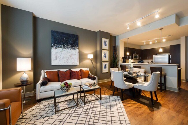 Building Photo - Luxury Living in Montrose 2/2