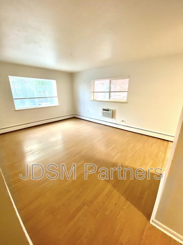 Building Photo - 1415 N Pearl St