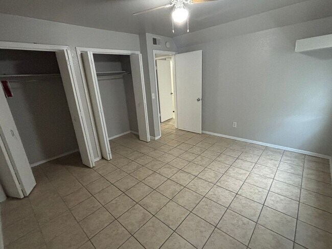 Building Photo - 2 Bedroom, 1.5 Bathroom 1st Floor Condo wi...