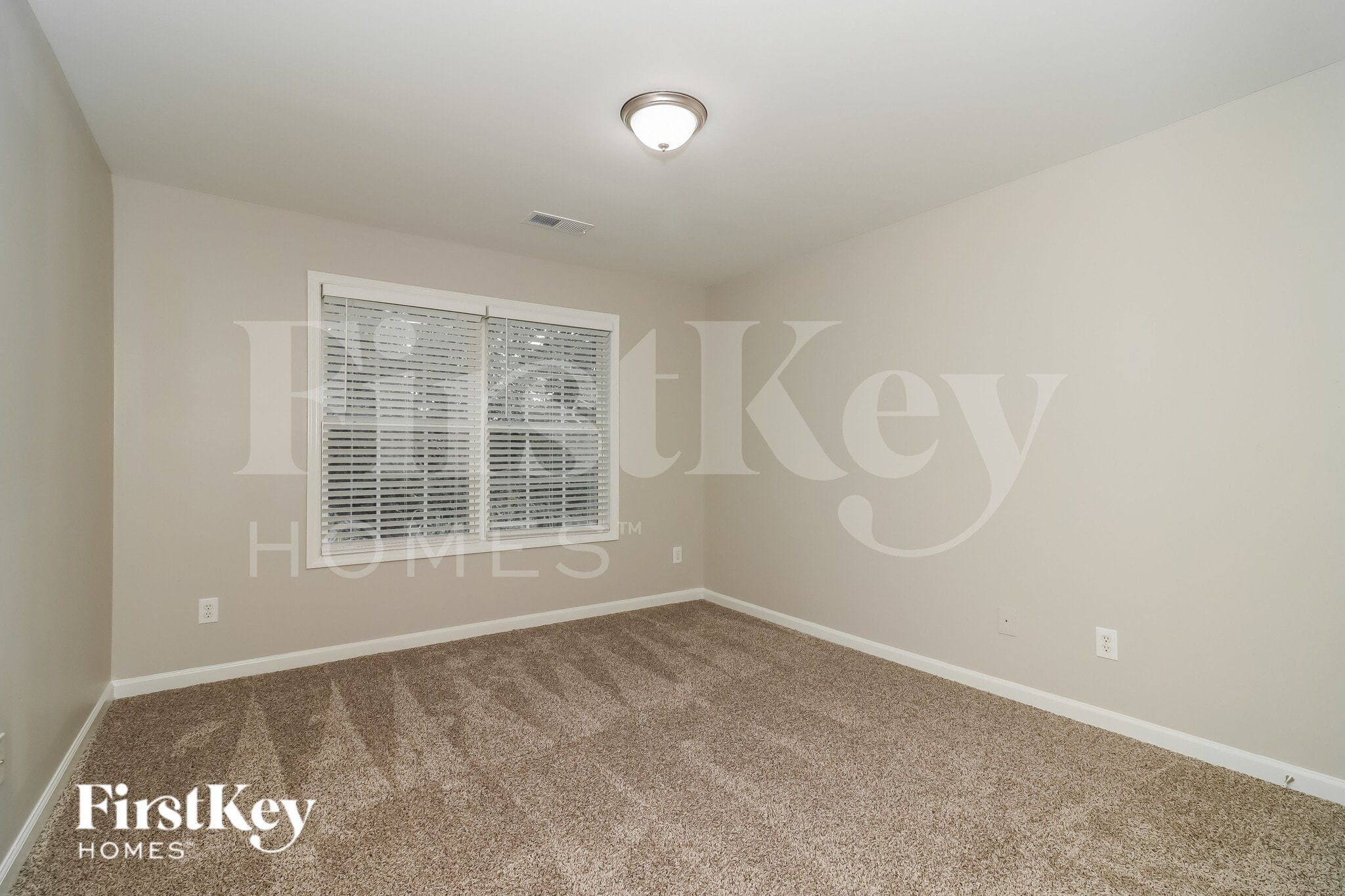 Building Photo - 528 Valleyside Dr