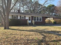 Building Photo - Charming 3-Bedroom Home Near I-77 & Fort J...