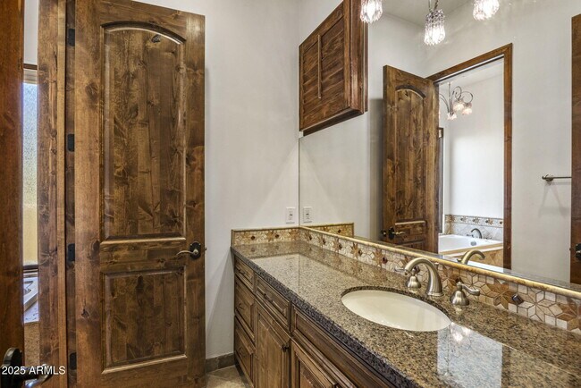 Building Photo - 9222 E Rimrock Dr