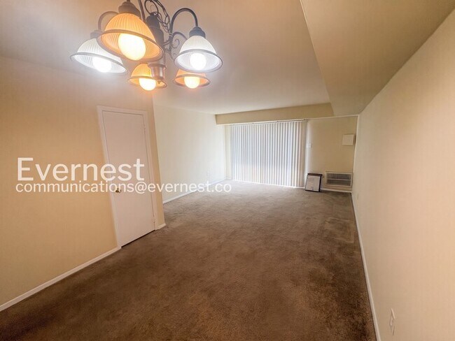 Building Photo - 117a Newcastle Dr