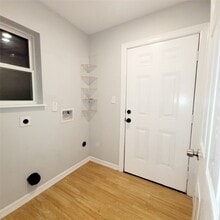 Building Photo - 7608 E Magnolia St