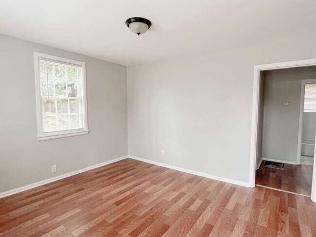 Building Photo - 159 Munson Dr