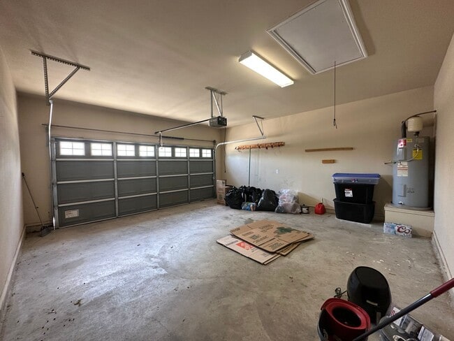 Building Photo - 304 Rosalie Dr