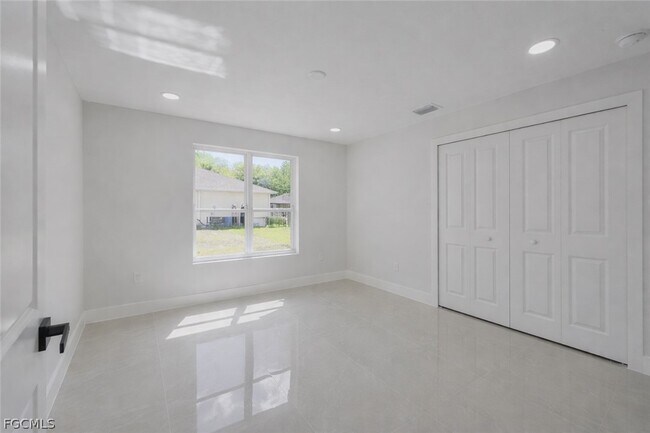 Building Photo - 4529 18th St SW