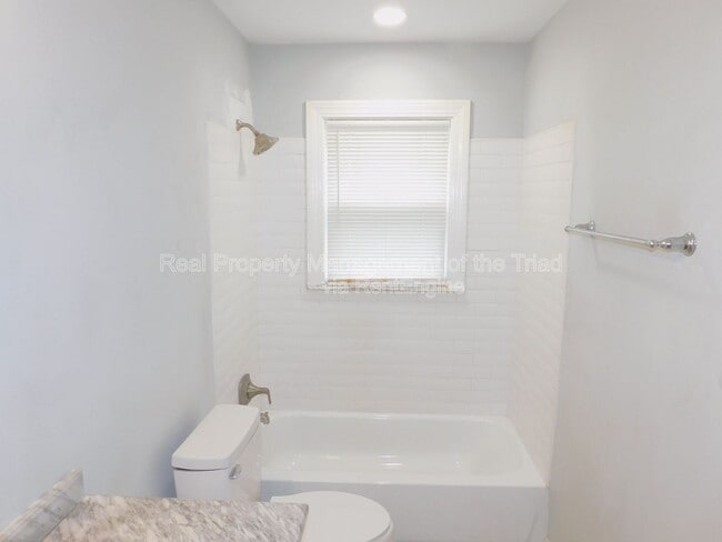 Building Photo - 3713 N Cherry St