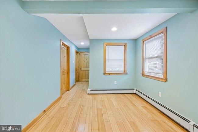 Building Photo - 707 Forrest St