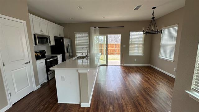 Building Photo - 420 N Denley Dr