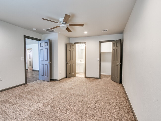 Building Photo - 2416 NW 42nd St