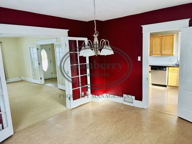 Building Photo - 436 E 5th St