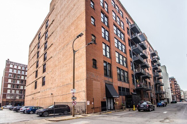 Primary Photo - Gorgeous Loft