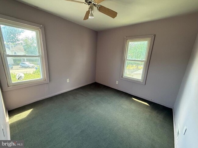 Building Photo - 16 Delsea Dr N