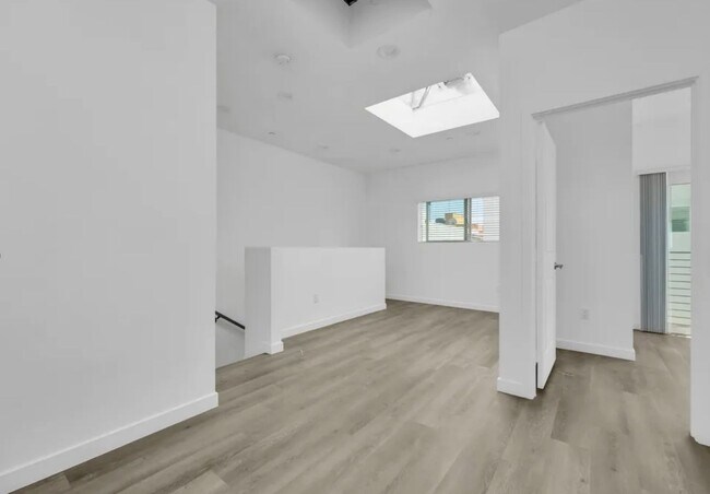 Building Photo - 1885 W 20th St