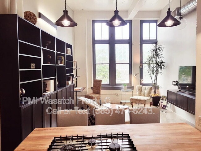 Building Photo - 163 W 200 S