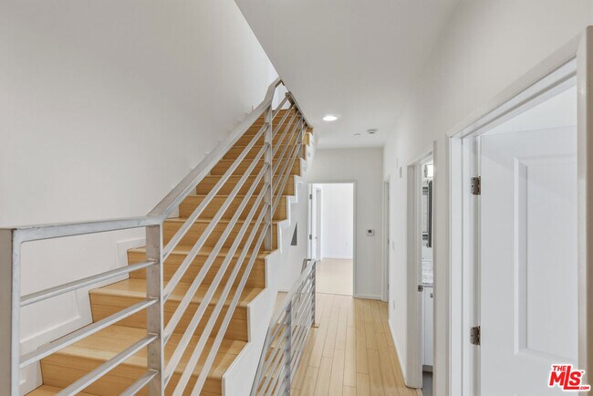 Building Photo - 3637 Dunn Dr