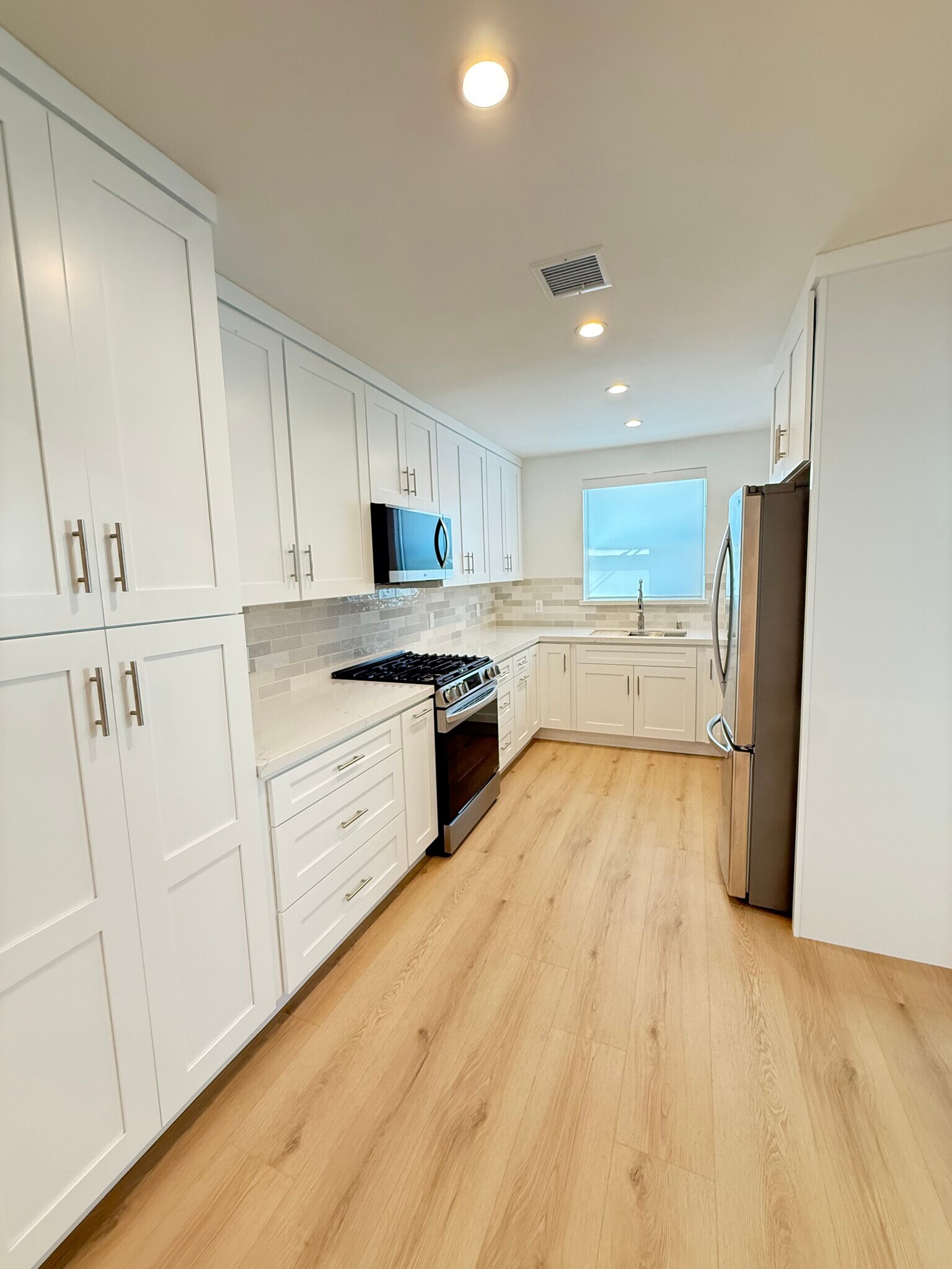 Building Photo - 3702 Somerset Dr