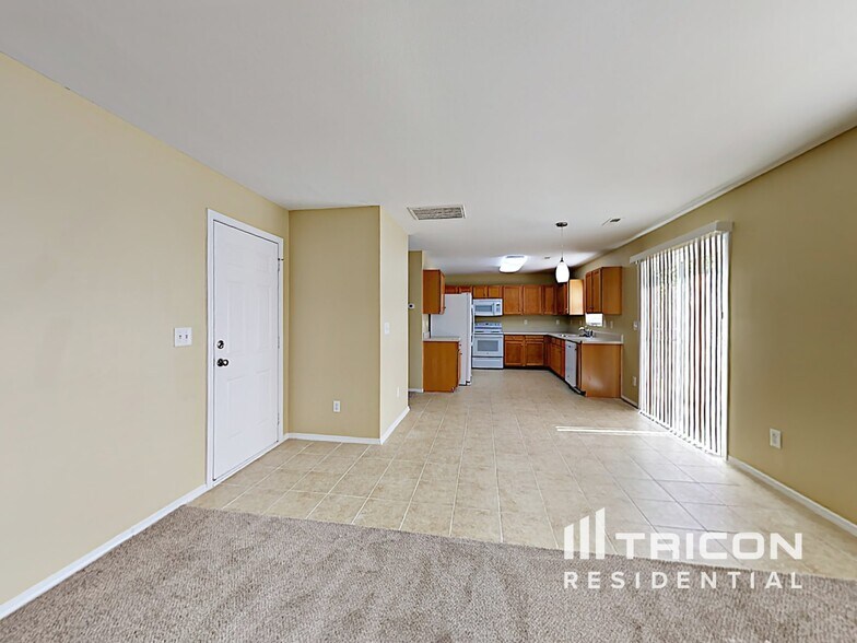 Building Photo - 2801 Buckleigh Dr