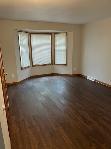 Living room - 7734 W Stevenson St